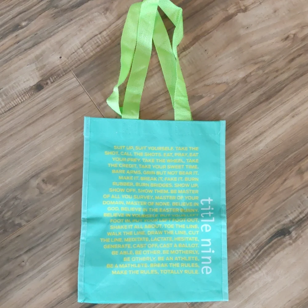 Bundle of 6 reusable shopping bags and totes